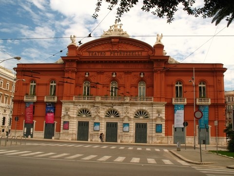 Teatro-Petruzzelli-Bari