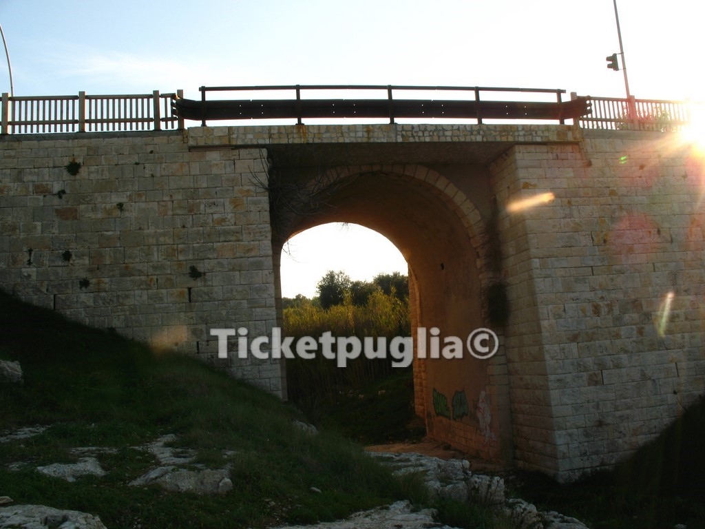 Ponte-dei-Lapilli-polignano-a-mare