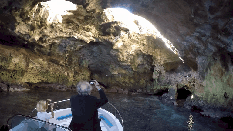 ​Polignano a Mare: Suggestive escursioni in barca lungo la costa e alle grotte marine di Polignano a Mare