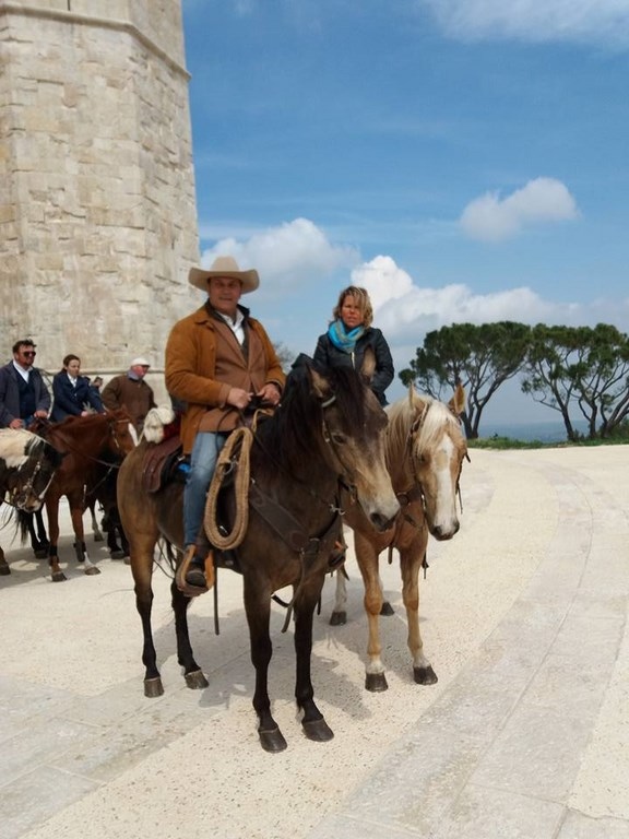 Passeggiata a cavallo a Castel del Monte