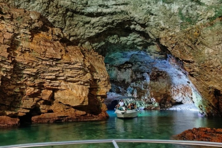 Polignano a Mare: Palazzese cave and more, boat tour to discover Polignano's high rocky coastline