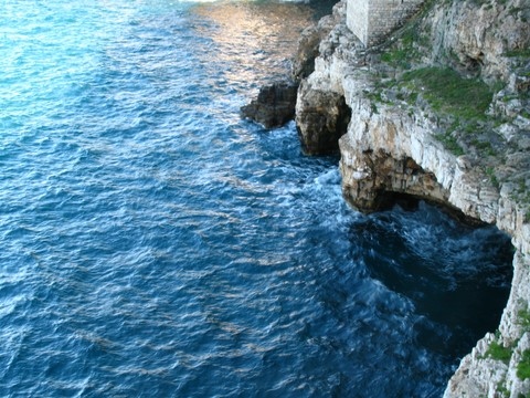 Grotte-Polignano-a-Mare