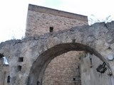 Ceglie del Campo: visita necropoli, abbazia S. Angelo, borgo con castello